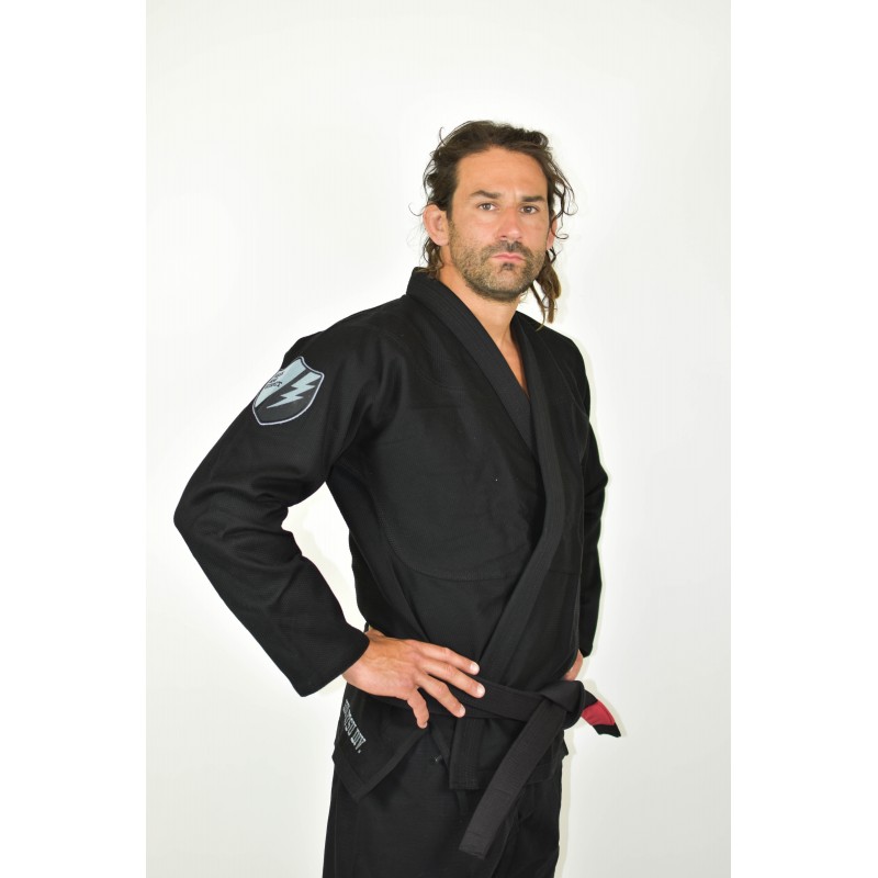 OKAMI Fightgear BJJ Gi SAS Black OPS Schwarz Limited Edition Jiu Jitsu T-Shirt und Mesh-Rucksackbeutel Herren Männer BJJ Gi Kimono Jiu Jitsu Anzug für Erwachsene inkl